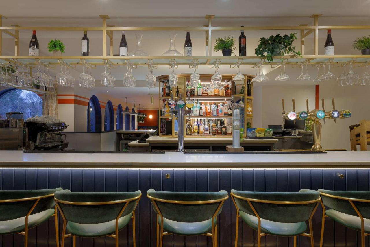 מלון Hilton Cobham מראה חיצוני תמונה