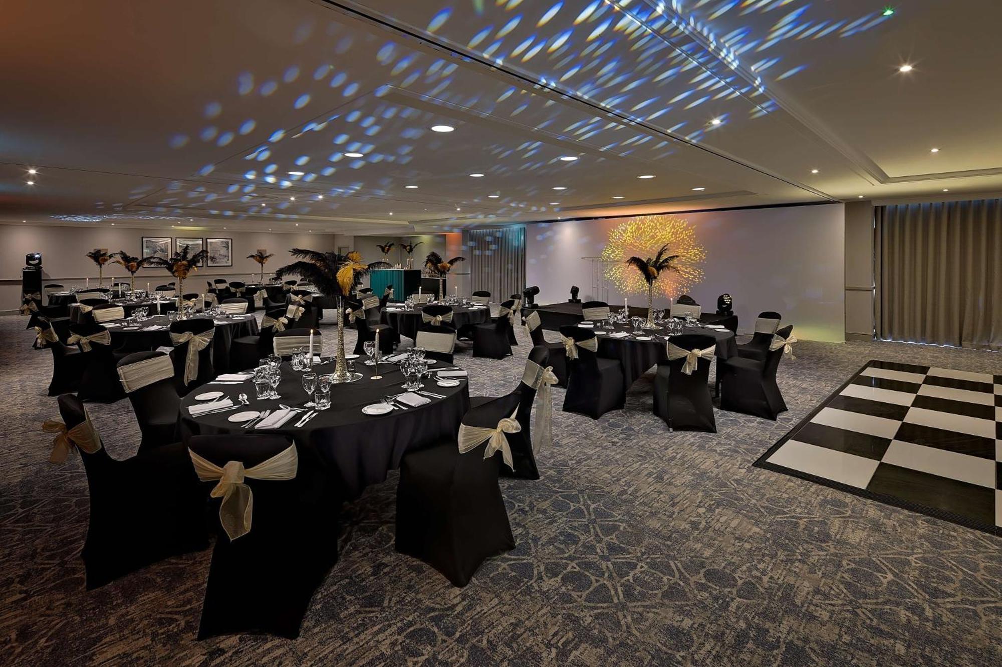מלון Hilton Cobham מראה חיצוני תמונה